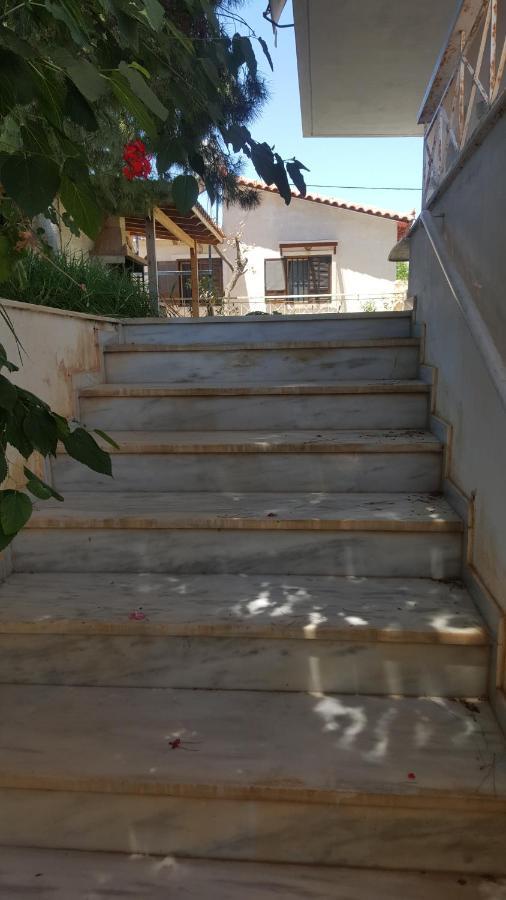 Joan'S Airport Apartment Artemida  Dış mekan fotoğraf
