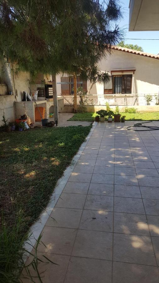 Joan'S Airport Apartment Artemida  Dış mekan fotoğraf