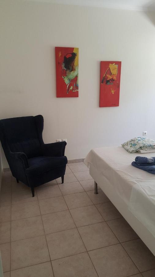 Joan'S Airport Apartment Artemida  Dış mekan fotoğraf